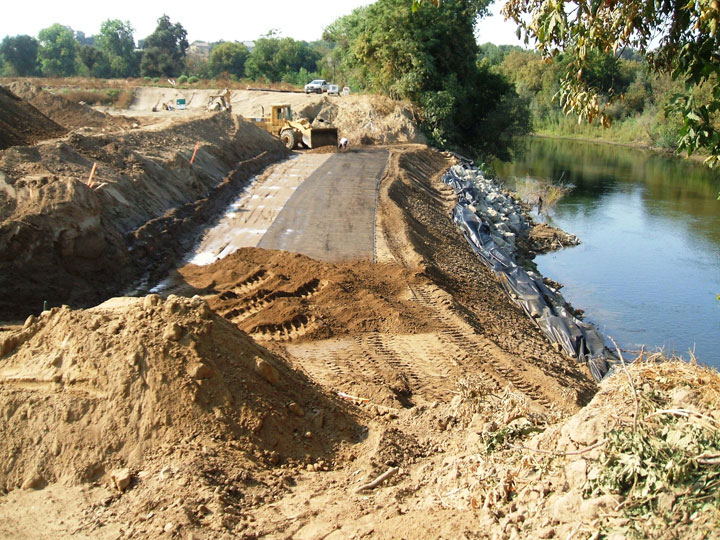 Infrastructure_Levees_02