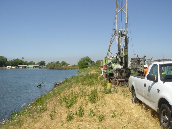 Infrastructure_Levees_03